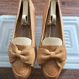 Vintage Cole Haan Woven Leather Loafers with Bow – Made in Italy, Size 7M